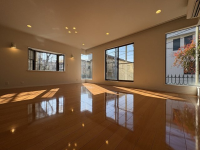 【居間・リビング】 | 青葉台一丁目戸建