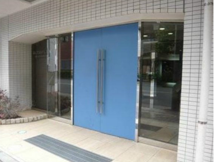 ラクラス新御徒町のエントランス