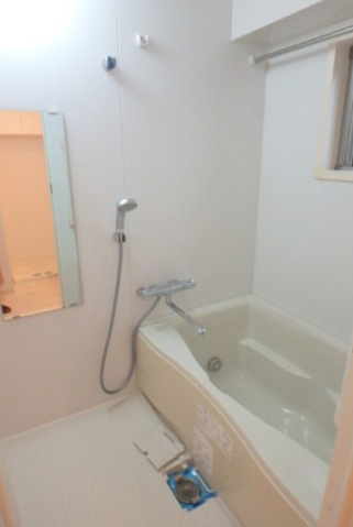 ラクラス新御徒町の浴室