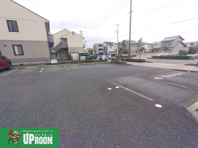 コトーソレイユBの駐車場