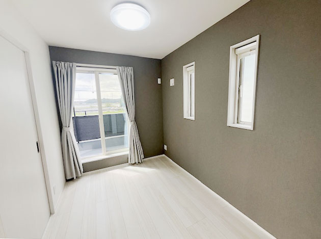 【洋室】 | 我孫子市高野山　新築戸建 | バルコニーに面した明るい洋室☆彡