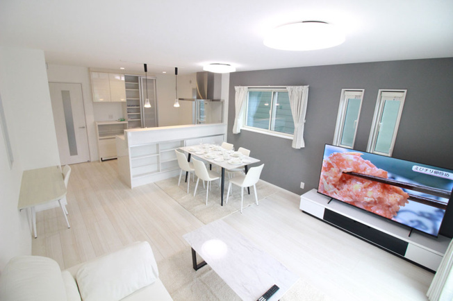 【居間・リビング】 | 我孫子市高野山　新築戸建 | 家族の集まるLDKは広々16.5帖！贅沢な空間を演出！