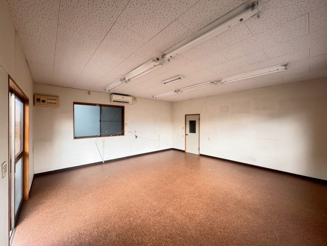 宮本町貸店舗事務所の内装