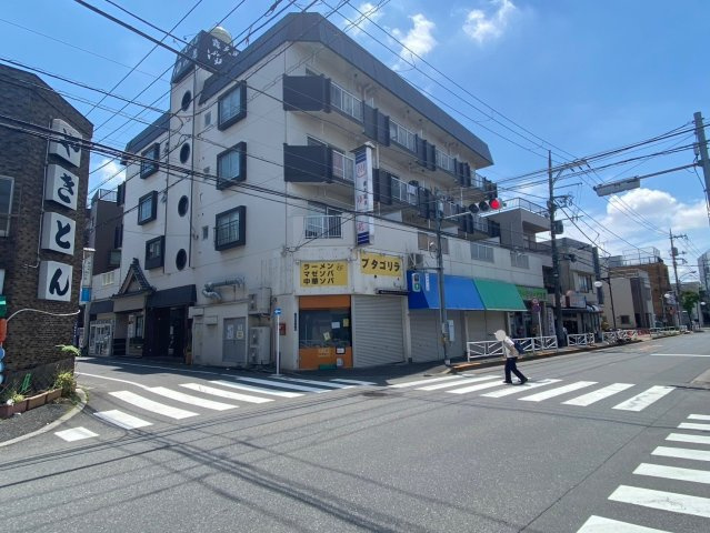 飯島マンションの外観