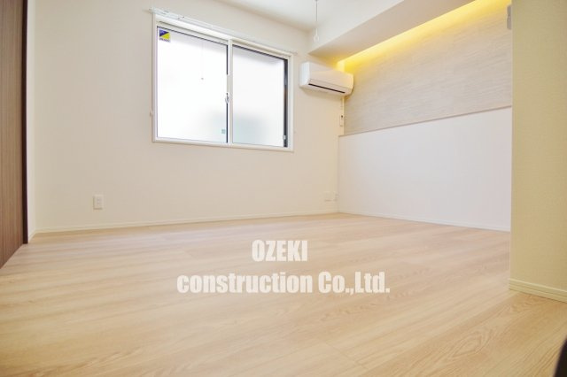 アニヴェルセルの寝室