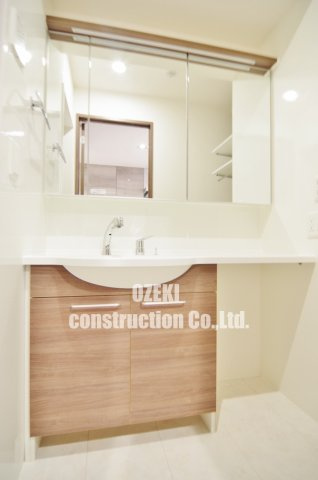 アニヴェルセルの独立洗面台