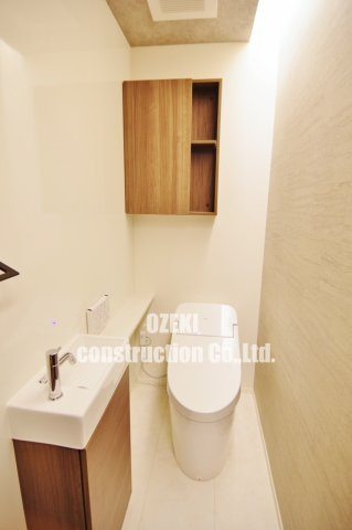 アニヴェルセルのトイレ