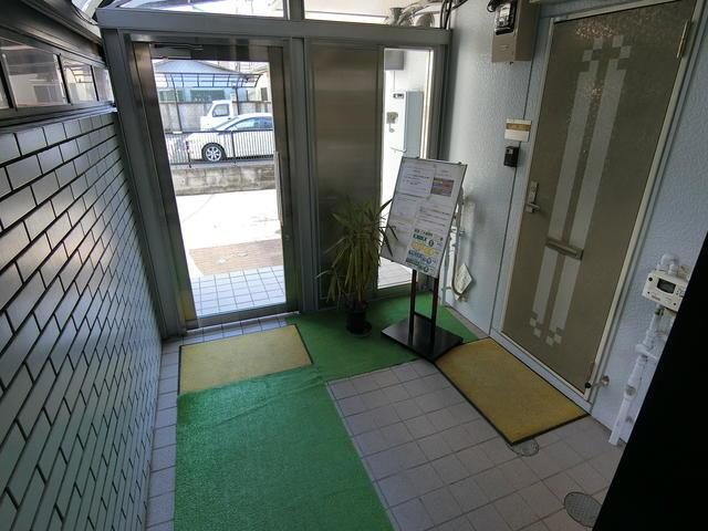 エリールミサキのエントランス|建物玄関内の様子 