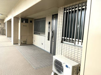 【玄関】 | オアセス市川 | アルコープ構造の玄関です