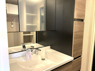 【独立洗面台】 | オアセス市川 | リノベーション済みの洗面台です