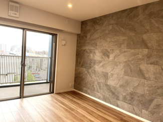 【居間・リビング】 | オアセス市川 | おしゃれなクロスです