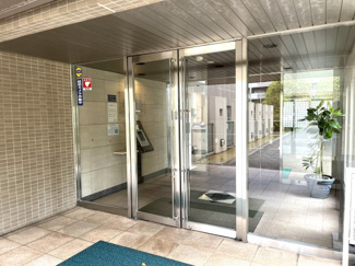 【エントランス】 | オアセス市川 | 綺麗なエントランスです