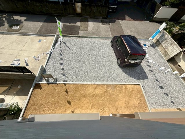 高知市役知町　新築戸建ての駐車場|駐車4台以上可！ゆとりある敷地で来客時も安心です♪