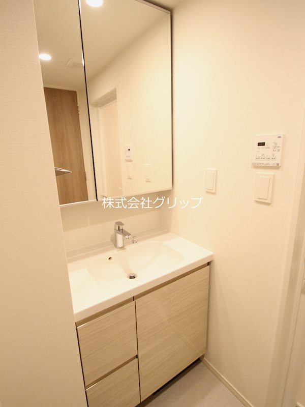 パークアクシス横浜阪東橋の独立洗面台