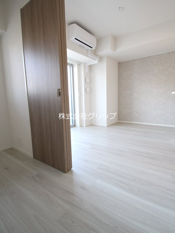 パークアクシス横浜阪東橋の居間・リビング