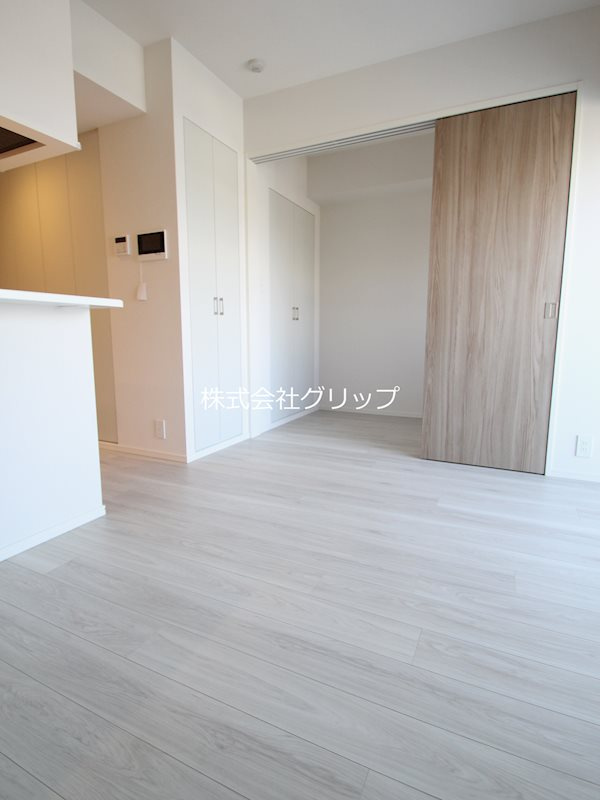 パークアクシス横浜阪東橋の居間・リビング