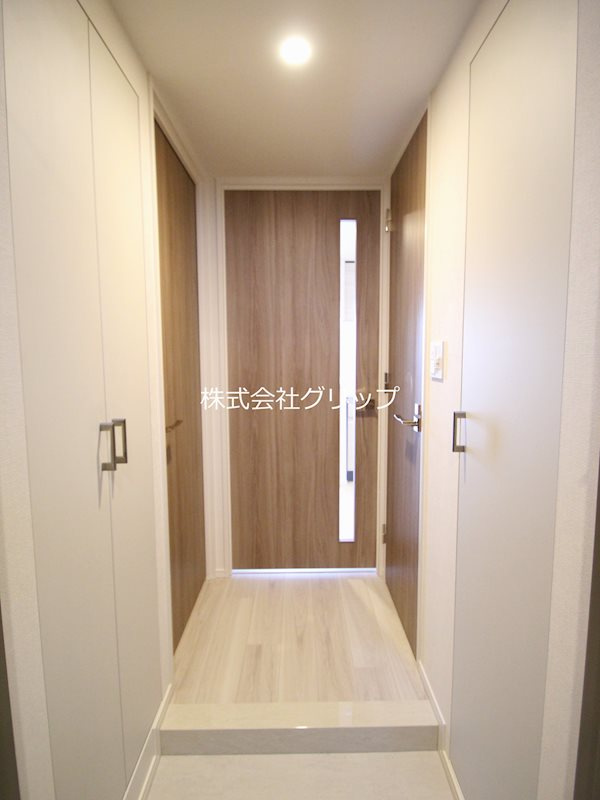 パークアクシス横浜阪東橋の玄関