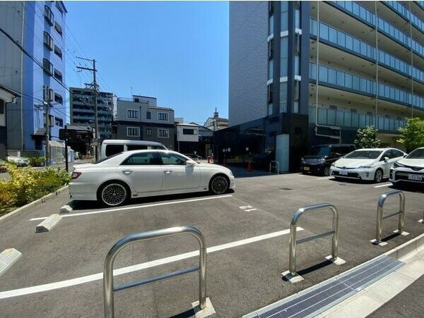 エスプレイス大阪城サウスコンフォートの駐車場