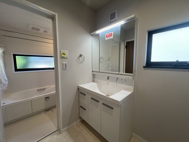 港南台ってどうなん台？【栄区鍛冶ヶ谷１丁目】新築戸建の独立洗面台|朝の身支度には欠かせない独立洗面化粧台