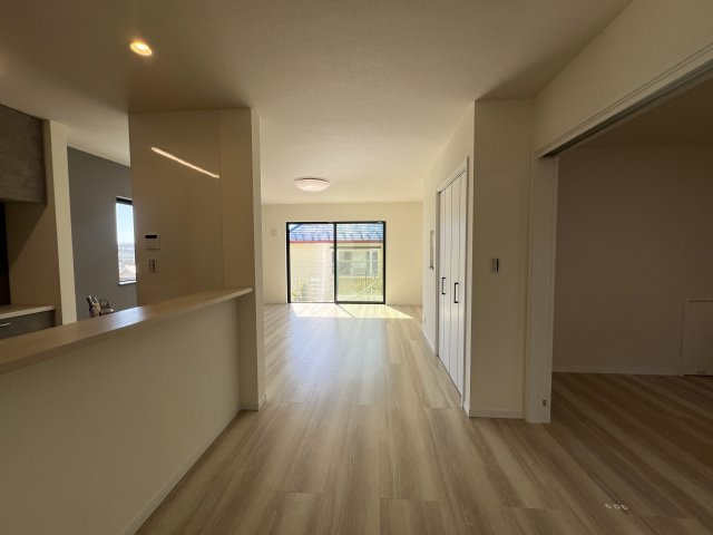 港南台ってどうなん台？【栄区鍛冶ヶ谷１丁目】新築戸建の居間・リビング|ゆったり過ごせる居間です