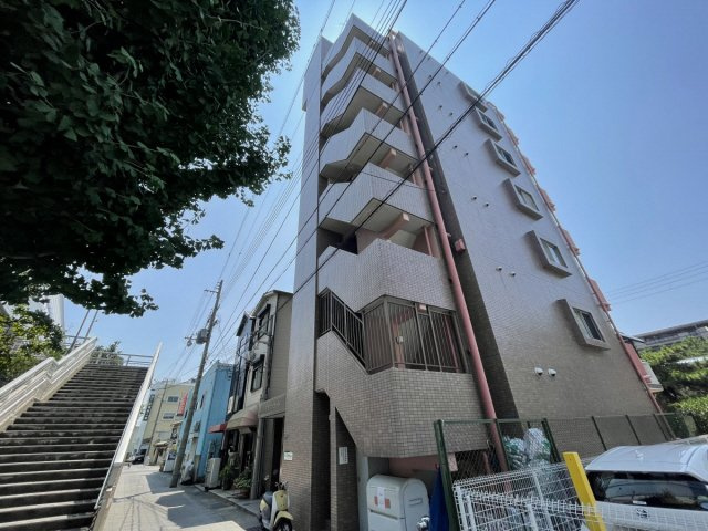 アルファコートの外観