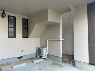 【エントランス】 | 駐車スペース