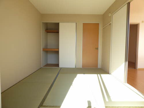 リバティー向江の和室