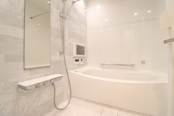 【外観】 | 【外観】天空へのしなやかな上昇をイメージ。誰もが見上げる孤高の存在へ。50階建のタワーマンション！