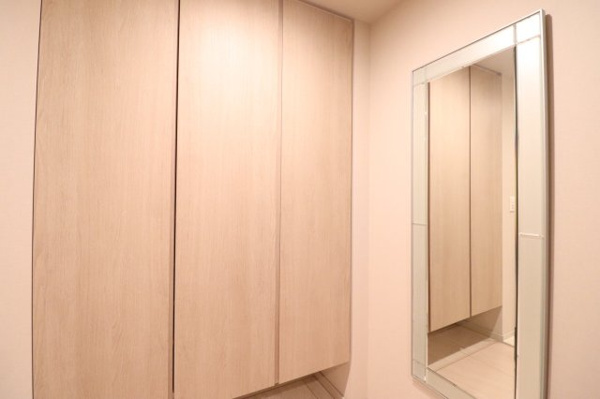 【玄関】 | 【玄関】靴好きには嬉しいたくさん収納できるシューズボックス完備◎
