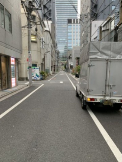 ワカサビルの周辺