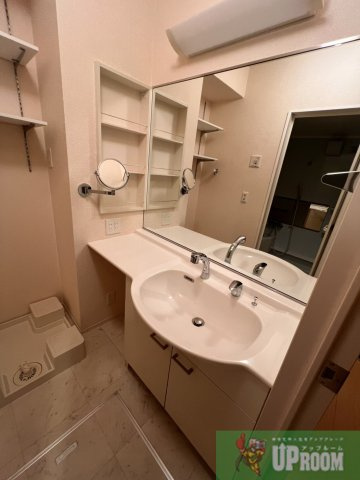 ジーニアル中田の浴室