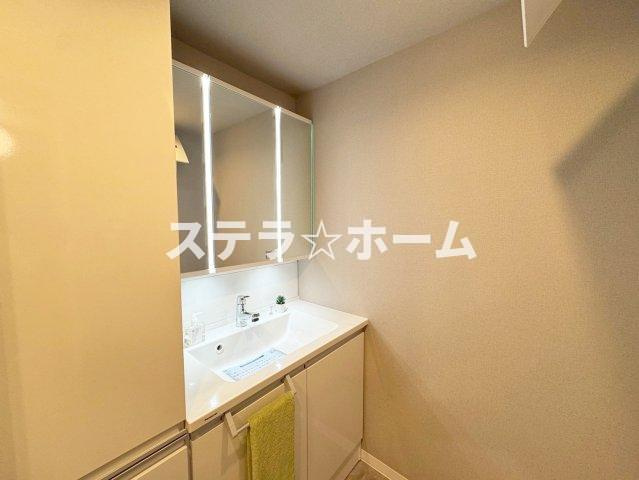 南茨木駅前ハイタウン美沢F棟の独立洗面台|朝の身支度には欠かせない独立洗面化粧台