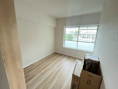 【洋室】 | 陵南住宅１号棟 | 【新規貼替！天井・壁クロス】綺麗な天井・壁で室内が明るくなりますね！爽やかな気分でお過ごしいただけますよ♪