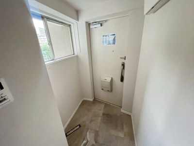 【玄関】 | 陵南住宅１号棟 | 家探しはどうやってするの？から資金のことや住宅ローン、税金や制度のことまで住宅の難しいことをわかりやすく説明いたします♪