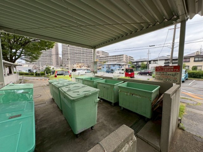 【その他】 | 陵南住宅１号棟 | 周辺にはスーパーや薬局など、商業施設がそろっていますよ！とても住みやすい環境です