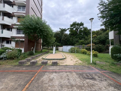 【その他】 | 陵南住宅１号棟 | 敷地内には公園も完備しているので、小さな子供が居る家庭にはうれしいですね♪