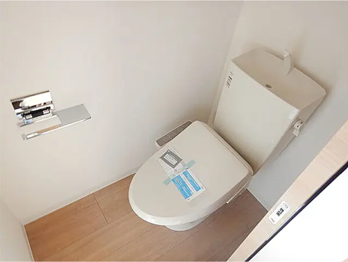 【東京都足立区】1棟売りアパート　Glanz大師前のトイレ