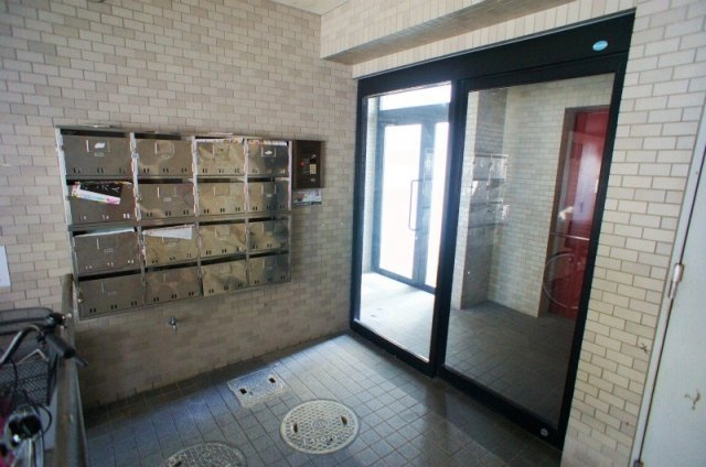 セントラルアベニューのエントランス|清潔なエントランスです