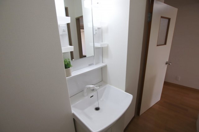 セントラルアベニューの洗面所|広い洗面スペース