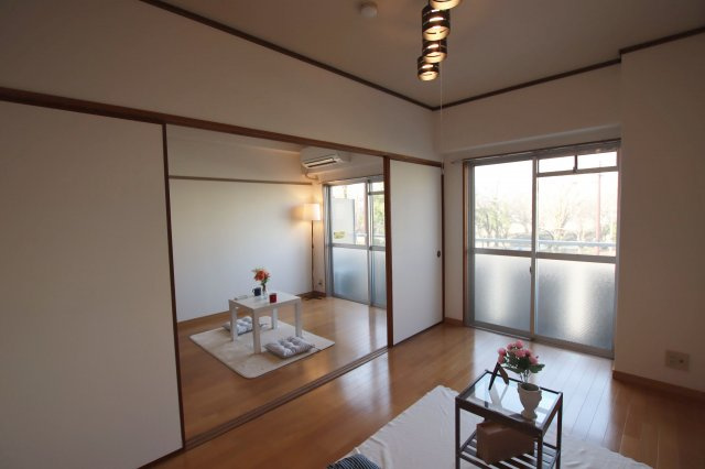 セントラルアベニューの内装|きれいな内装です