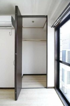 【収納】 | ホワイトヴィラＥ棟 | クローゼット完備。