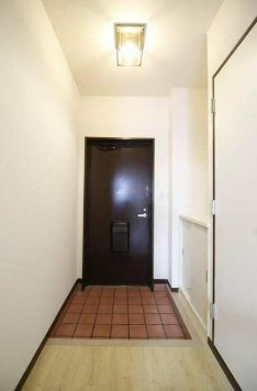 【玄関】 | ホワイトヴィラＥ棟