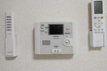 【セキュリティ】 | ホワイトヴィラＥ棟 | モニター付きインターホンで防犯面も安心です！