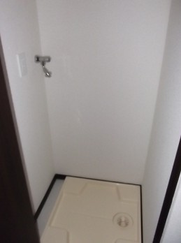 【設備】 | シンシア新中野 | 室内洗濯機置場。