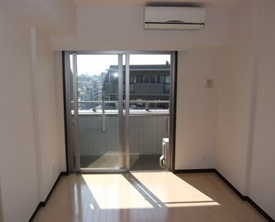 【居間・リビング】 | シンシア新中野 | 6.3帖の洋室。