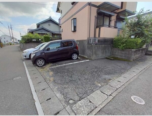 シンフォニーの駐車場