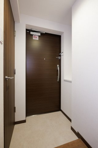 フィシオ飯田橋の玄関|※写真は同タイプ住戸です。