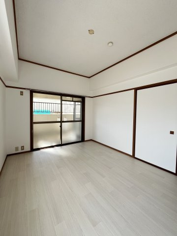 マンションもえぎの洋室