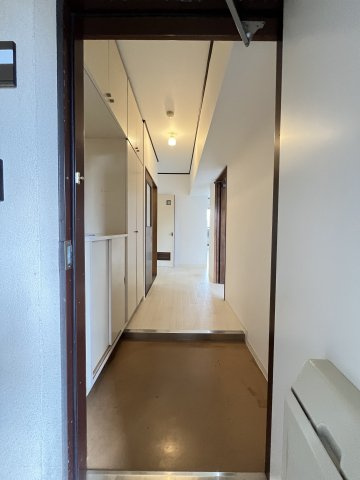 マンションもえぎの玄関