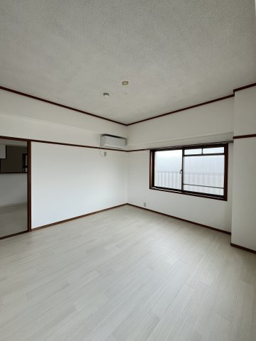 マンションもえぎの洋室